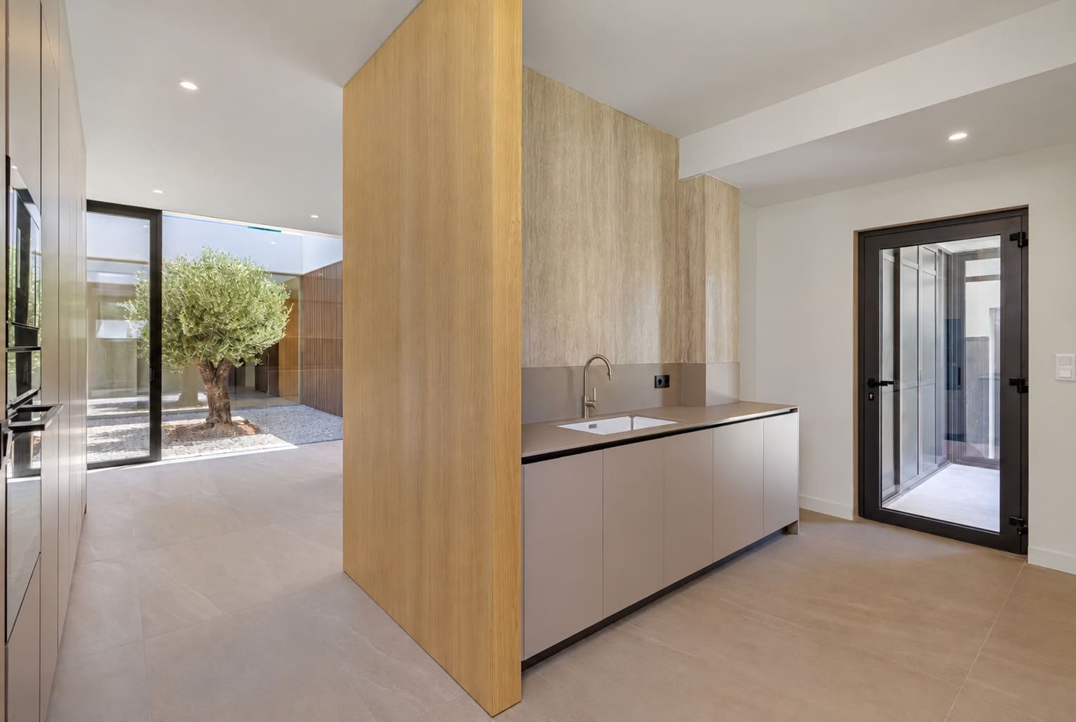 4 bedroom Villa for sale in Sotogrande with pool garage - € 2,350,000 (Ref: 10061301)