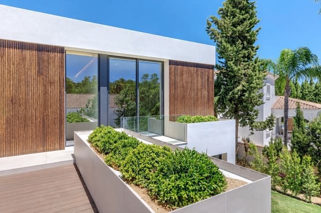 4 slaapkamer Villa te koop in Sotogrande Alto, San Roque met zwembad garage - € 2.350.000 (Ref: 10061301)