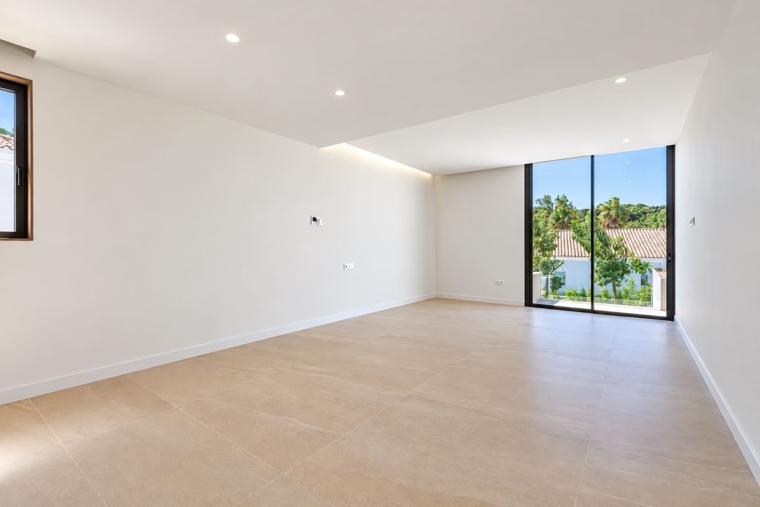 4 bedroom Villa for sale in Sotogrande with pool garage - € 2,350,000 (Ref: 10061301)