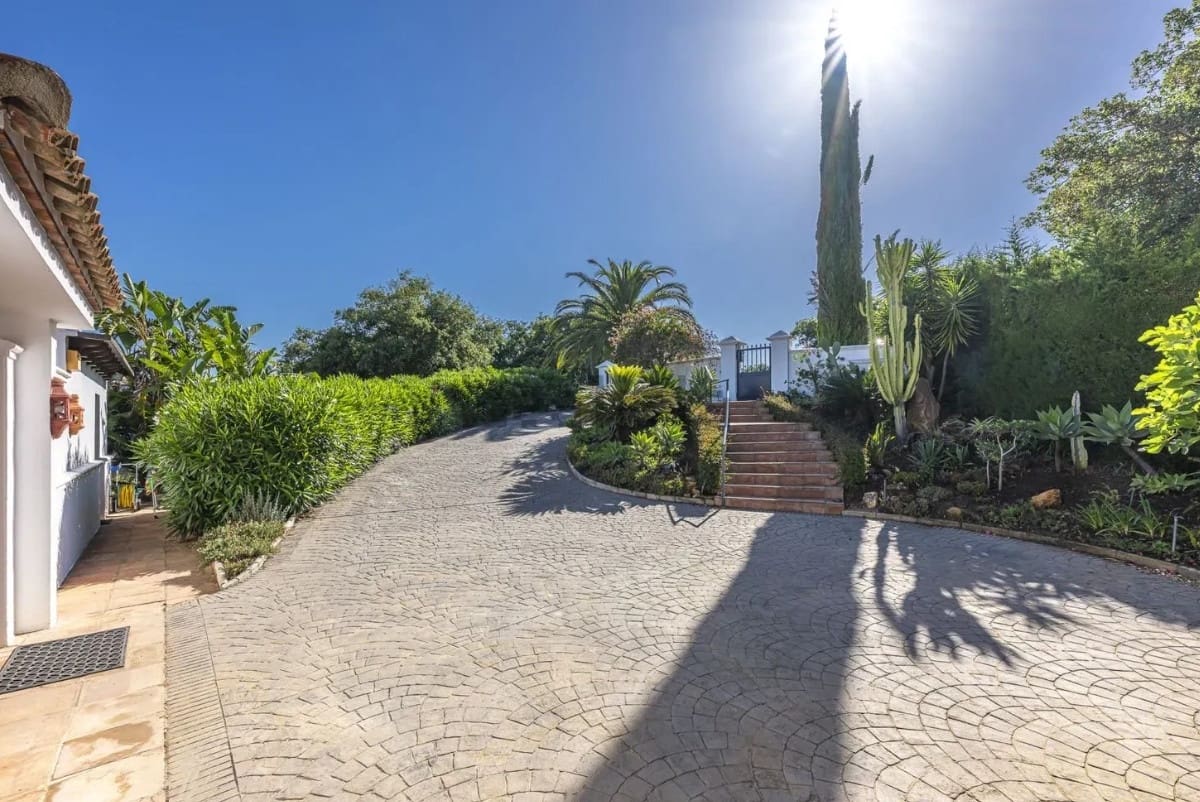 6 soverom Villa til salgs i Sotogrande med svømmebasseng garasje - € 1 795 000 (Ref: 10094222)