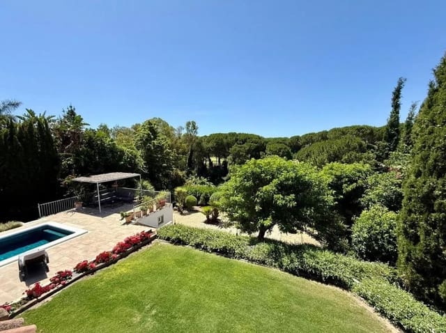 Chalet de 4 habitaciones en Sotogrande Alto, San Roque en venta con piscina garaje - 1.495.000 € (Ref: 10097587)