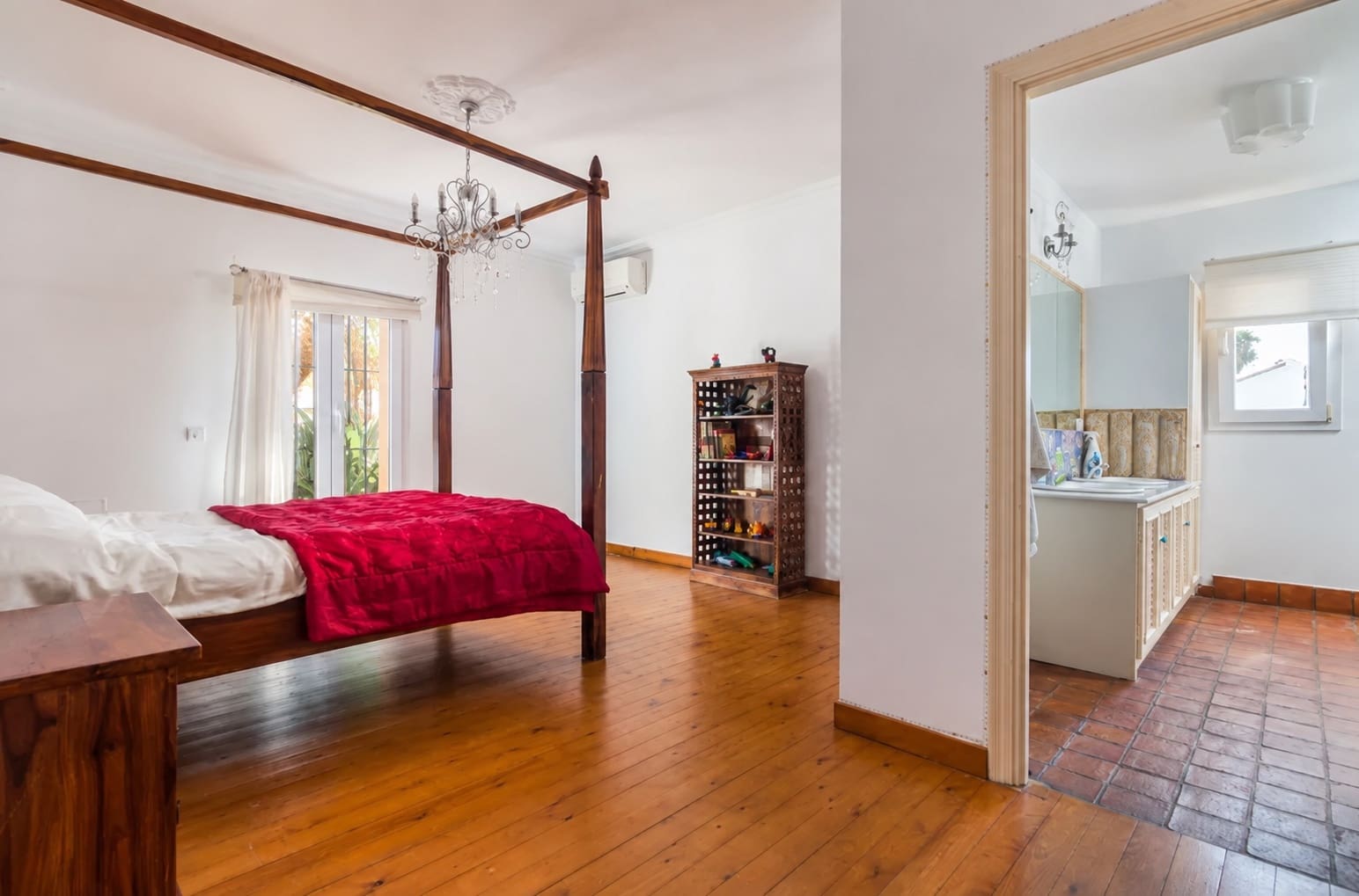 4 chambre Villa/Maison à vendre à Sotogrande avec piscine garage - 1 275 000 € (Ref: 10118755)