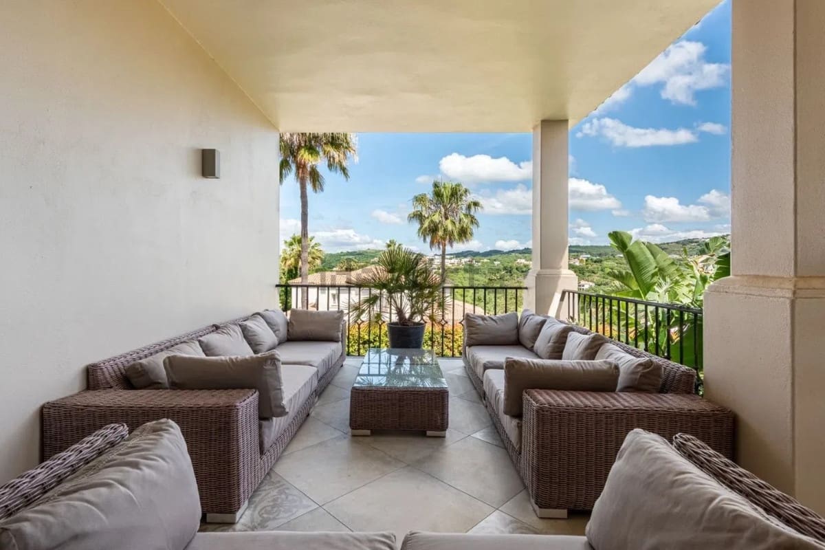 4 soveværelse Villa til salg i Sotogrande med swimmingpool garage - € 1.599.000 (Ref: 10135675)