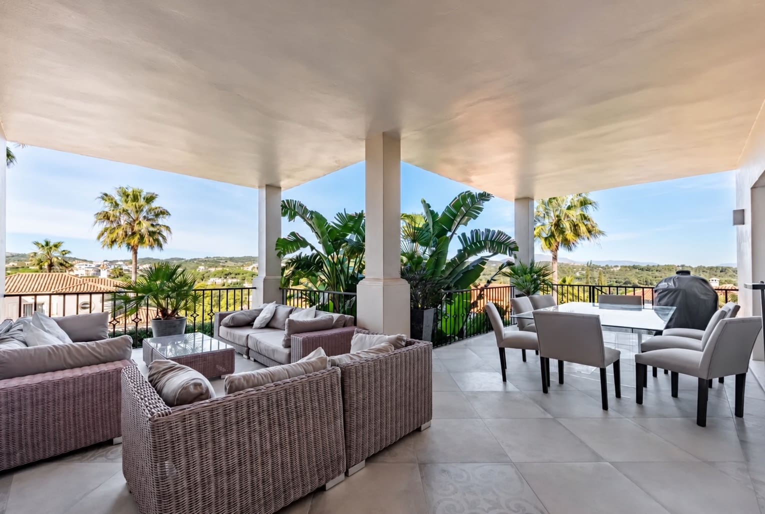 4 soveværelse Villa til salg i Sotogrande med swimmingpool garage - € 1.599.000 (Ref: 10135675)