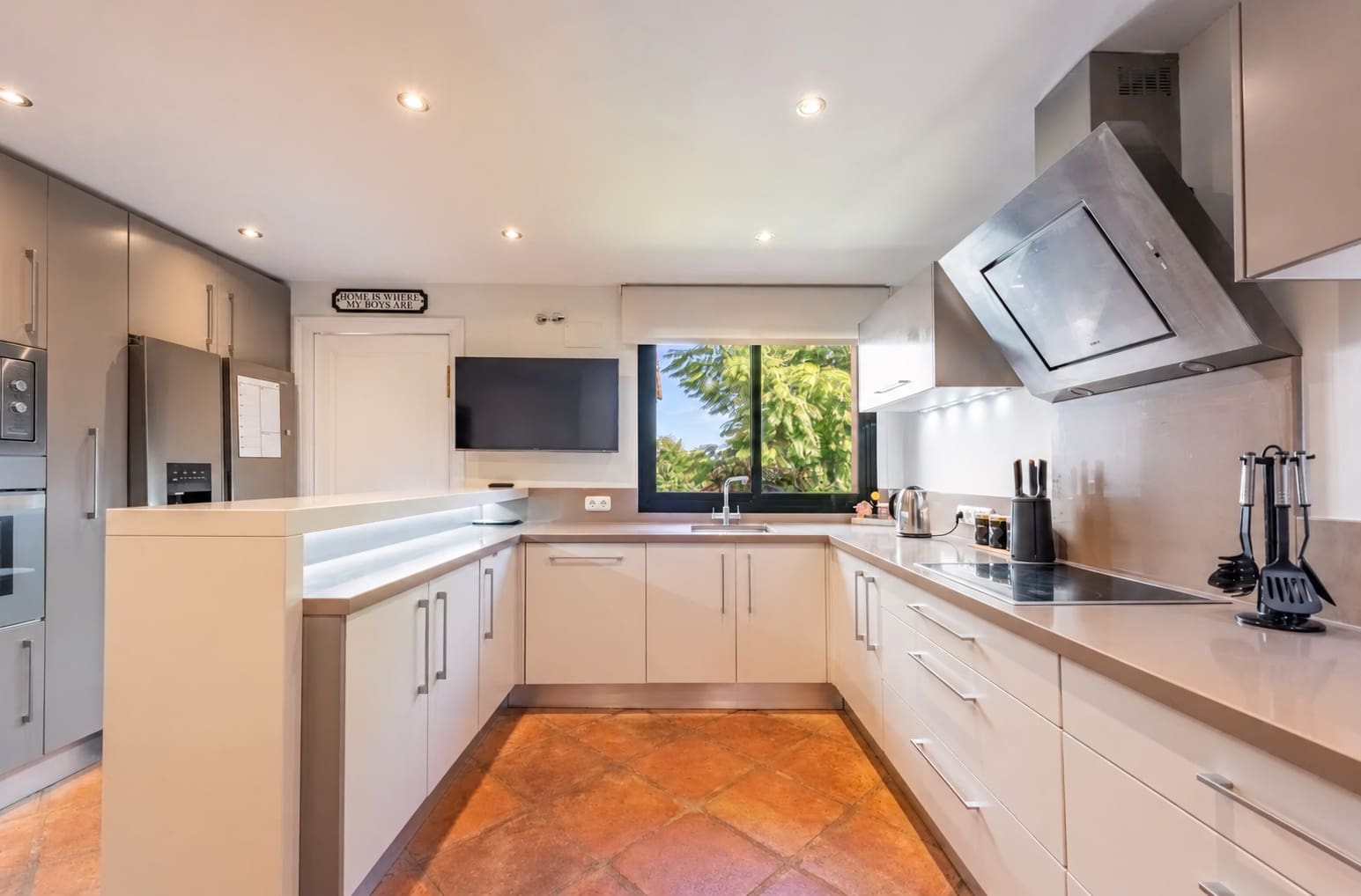 4 soveværelse Villa til salg i Sotogrande med swimmingpool garage - € 1.599.000 (Ref: 10135675)