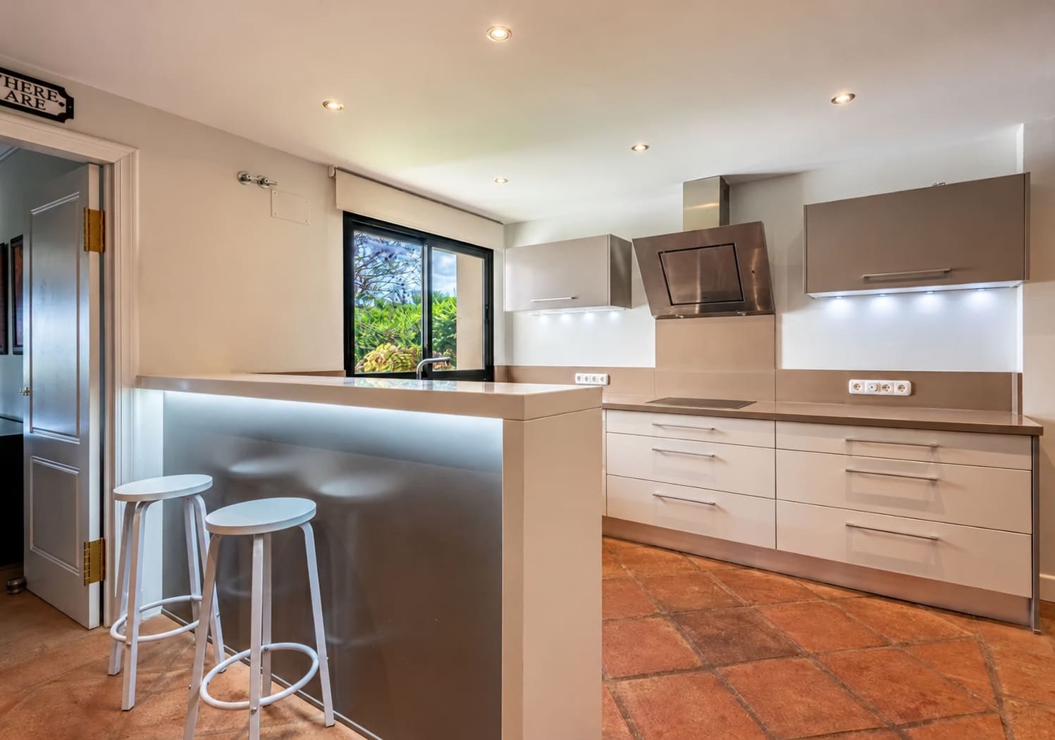 4 soveværelse Villa til salg i Sotogrande med swimmingpool garage - € 1.599.000 (Ref: 10135675)