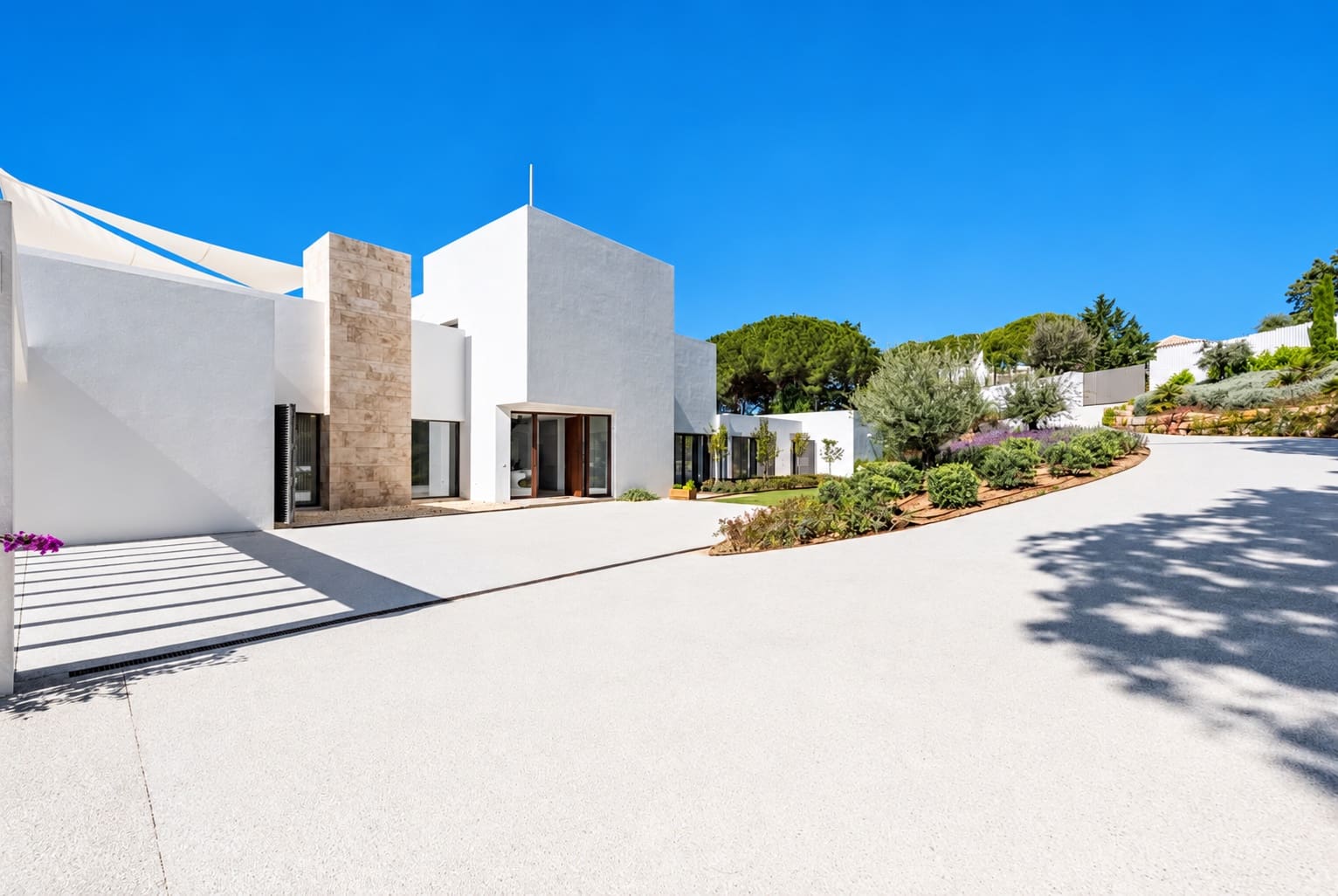 5 bedroom Villa for sale in Sotogrande with pool garage - € 4,200,000 (Ref: 10160994)