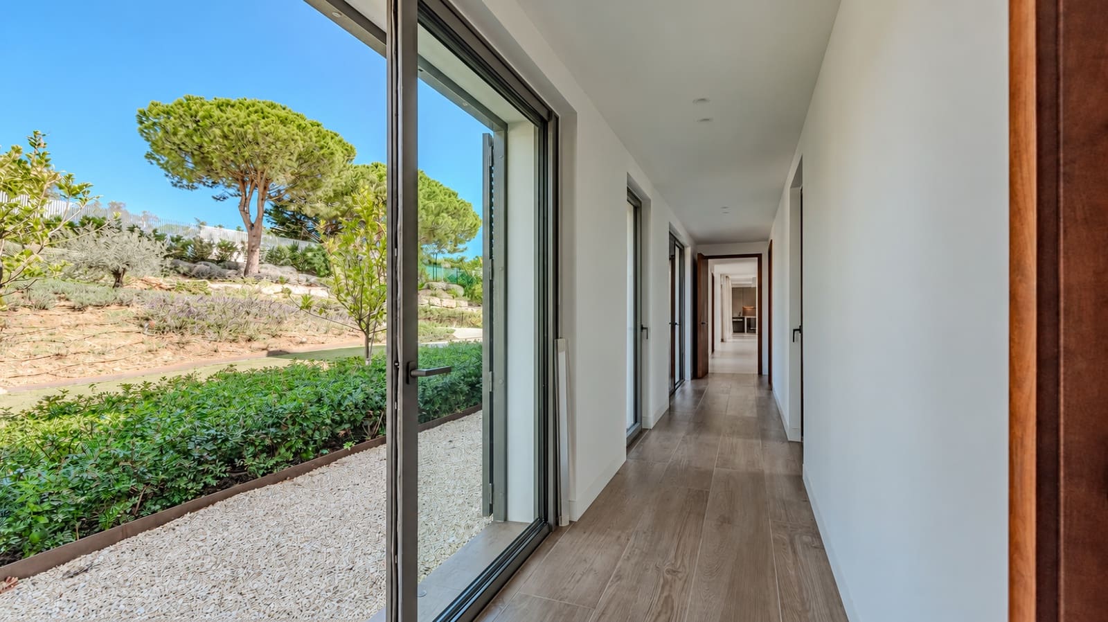 5 bedroom Villa for sale in Sotogrande with pool garage - € 4,200,000 (Ref: 10160994)