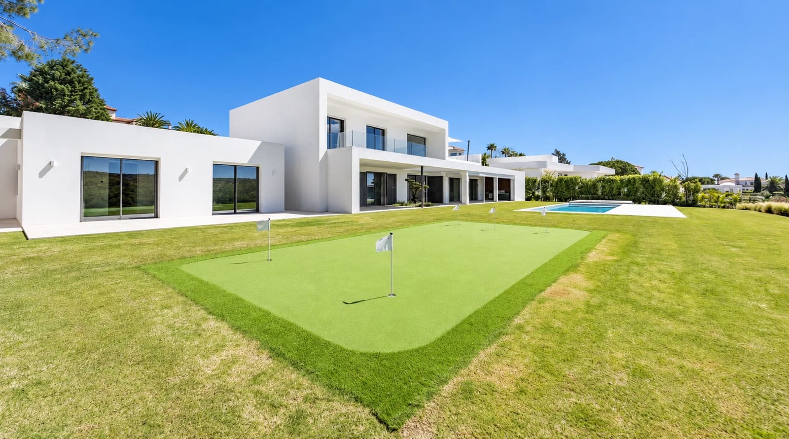 5 bedroom Villa for sale in Sotogrande with pool garage - € 4,200,000 (Ref: 10160994)