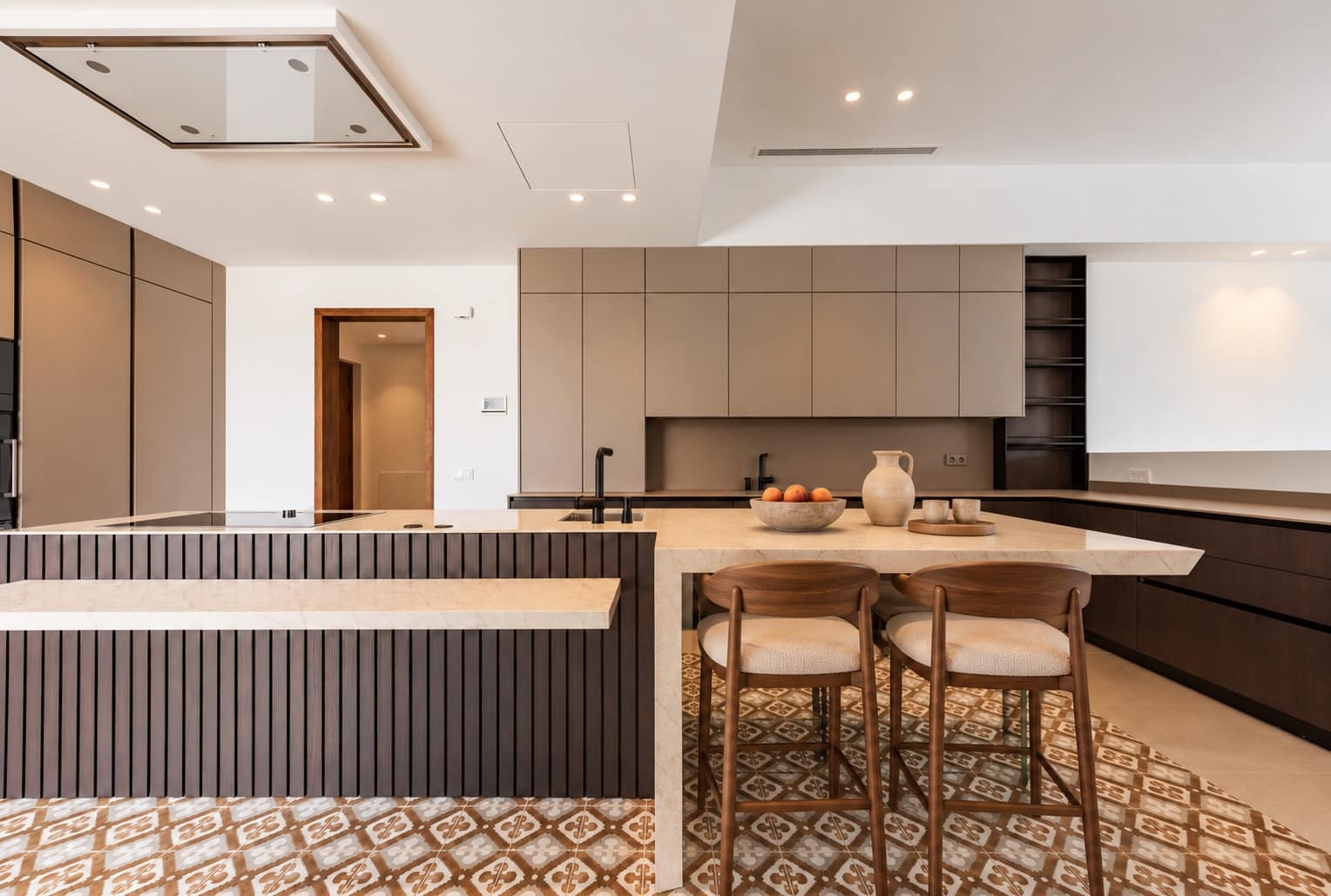 5 bedroom Villa for sale in Sotogrande with pool garage - € 4,200,000 (Ref: 10160994)