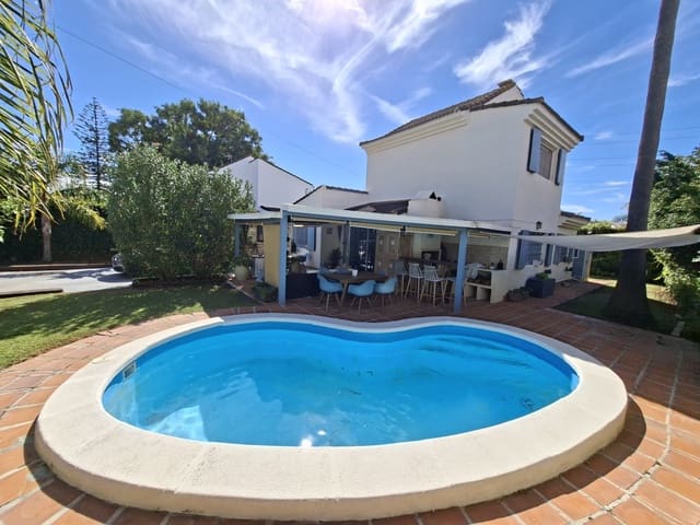 4 soverom Villa til salgs i Guadacorte, Los Barrios med svømmebasseng garasje - € 435 000 (Ref: 10180049)