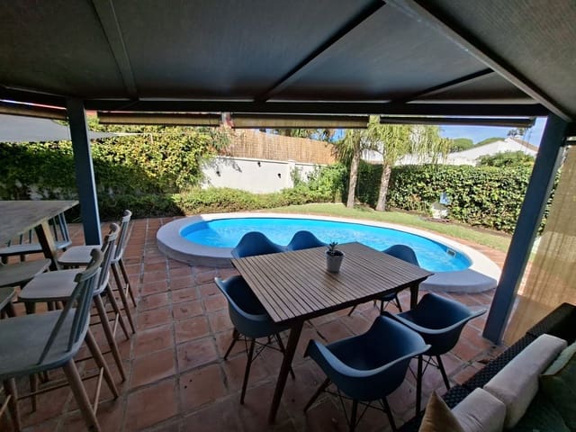 4 soverom Villa til salgs i Guadacorte, Los Barrios med svømmebasseng garasje - € 435 000 (Ref: 10180049)