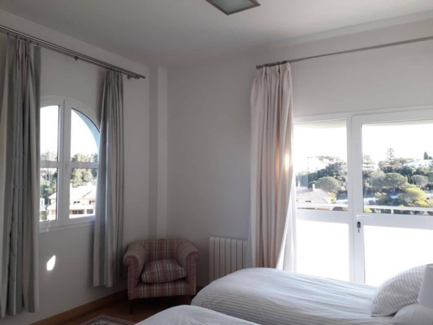 5 sypialnia Willa na sprzedaż w Sotogrande z basenem garażem - 1 500 000 € (Ref: 8161091)