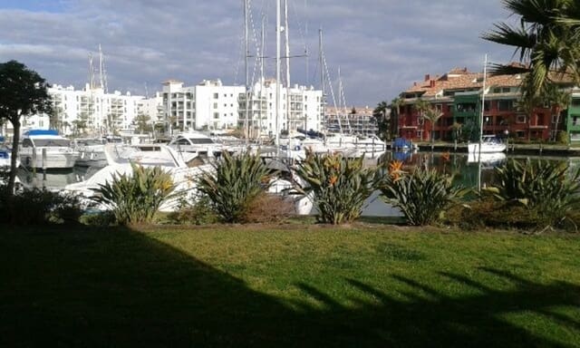 4 sypialnia Dom blizniak na sprzedaż w Puerto de Sotogrande - La Marina, San Roque z basenem - 1 375 000 € (Ref: 8161092)
