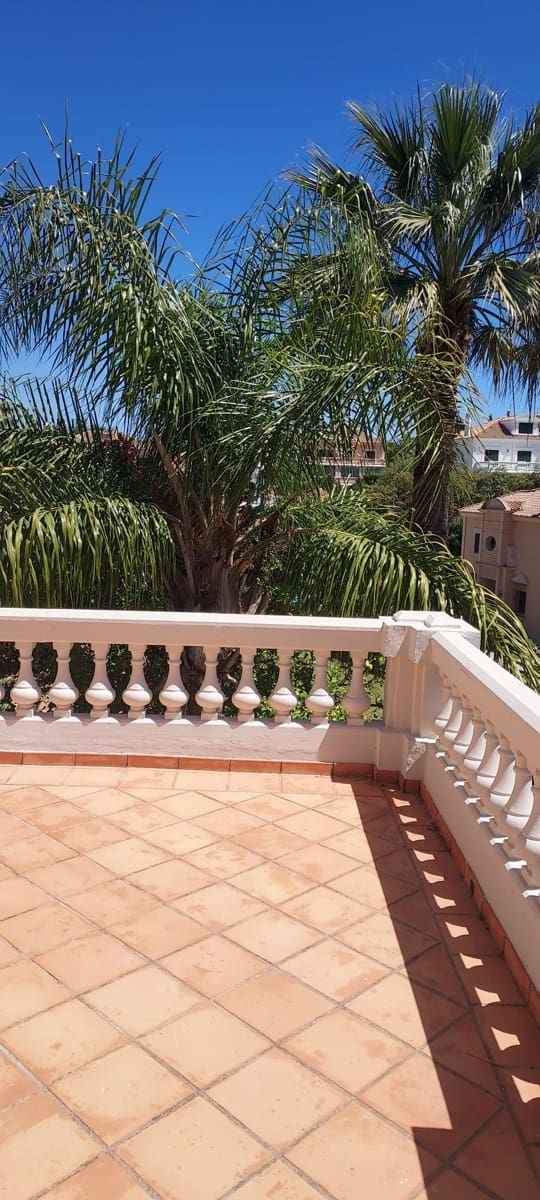 4 camera da letto Villetta Bifamiliare in vendita in San Roque con piscina garage - 1.250.000 € (Rif: 8161101)