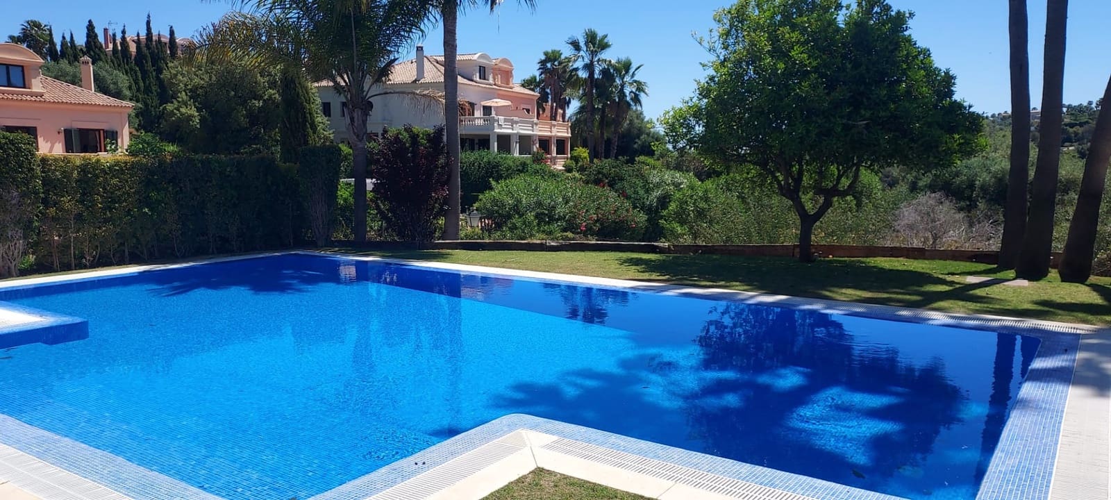 4 camera da letto Villetta Bifamiliare in vendita in San Roque con piscina garage - 1.250.000 € (Rif: 8161101)