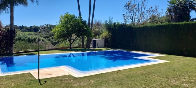 4 sovrum Semi-fristående Villa till salu i Sotogrande Alto, San Roque med pool garage - 1 250 000 € (Ref: 8161101)