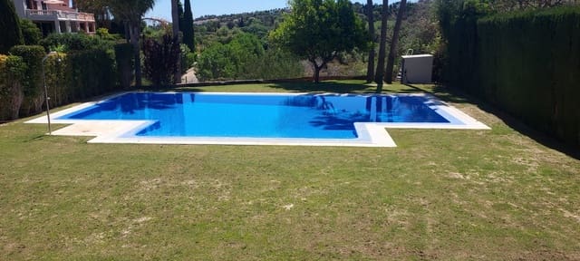 4 sovrum Semi-fristående Villa till salu i Sotogrande Alto, San Roque med pool garage - 1 250 000 € (Ref: 8161101)