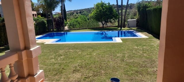 4 sovrum Semi-fristående Villa till salu i Sotogrande Alto, San Roque med pool garage - 1 250 000 € (Ref: 8161101)