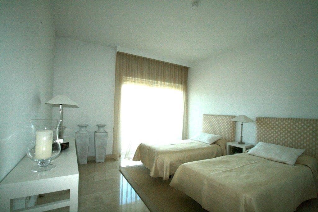 3 soverom Penthouse til salgs i Sotogrande med svømmebasseng garasje - € 1 200 000 (Ref: 8161108)