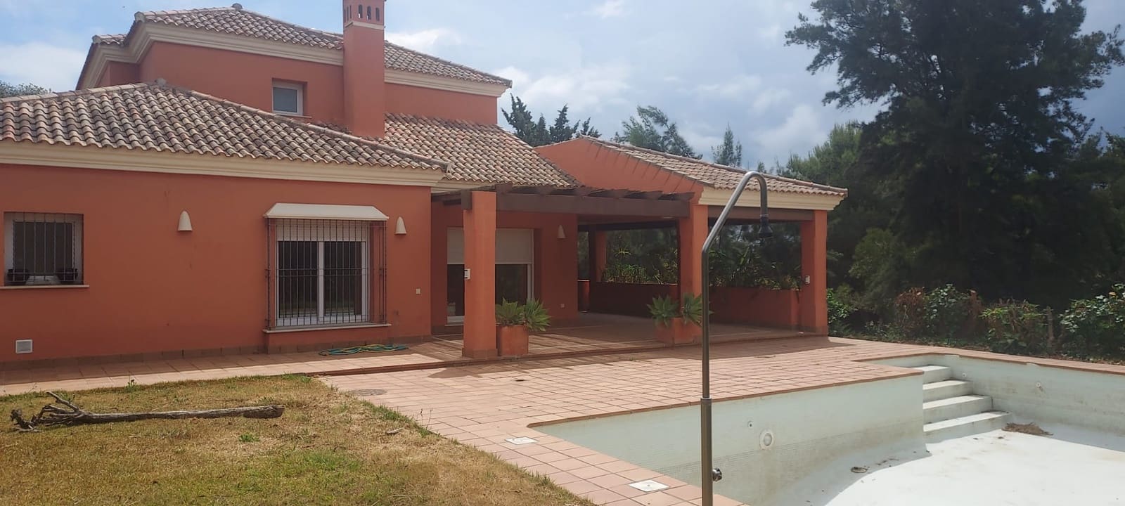 4 chambre Villa/Maison à vendre à Sotogrande avec piscine garage - 1 100 000 € (Ref: 8161109)