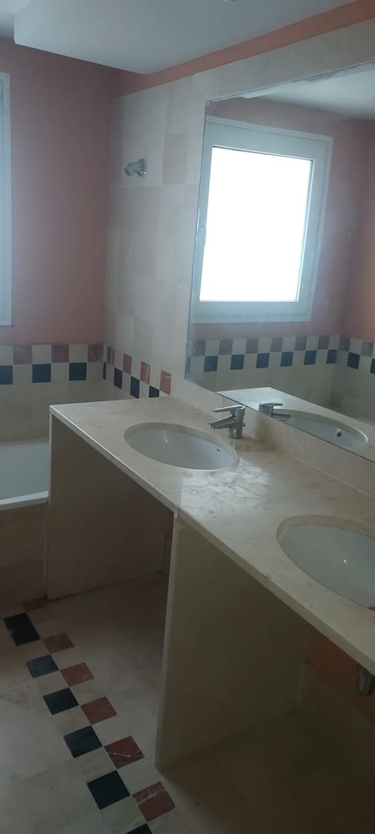 4 chambre Villa/Maison à vendre à Sotogrande avec piscine garage - 1 100 000 € (Ref: 8161109)