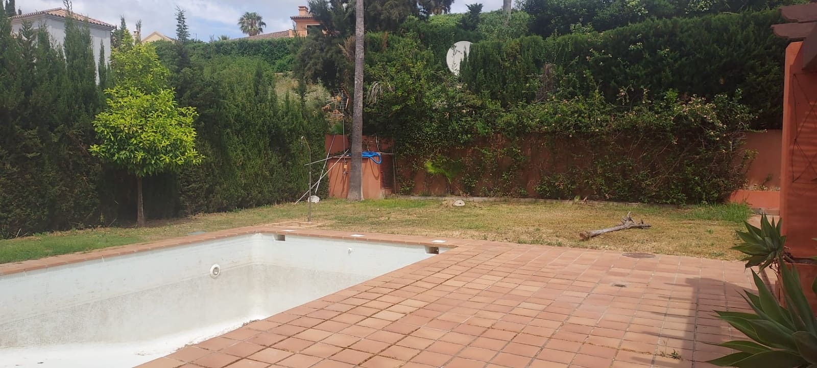 4 chambre Villa/Maison à vendre à Sotogrande avec piscine garage - 1 100 000 € (Ref: 8161109)