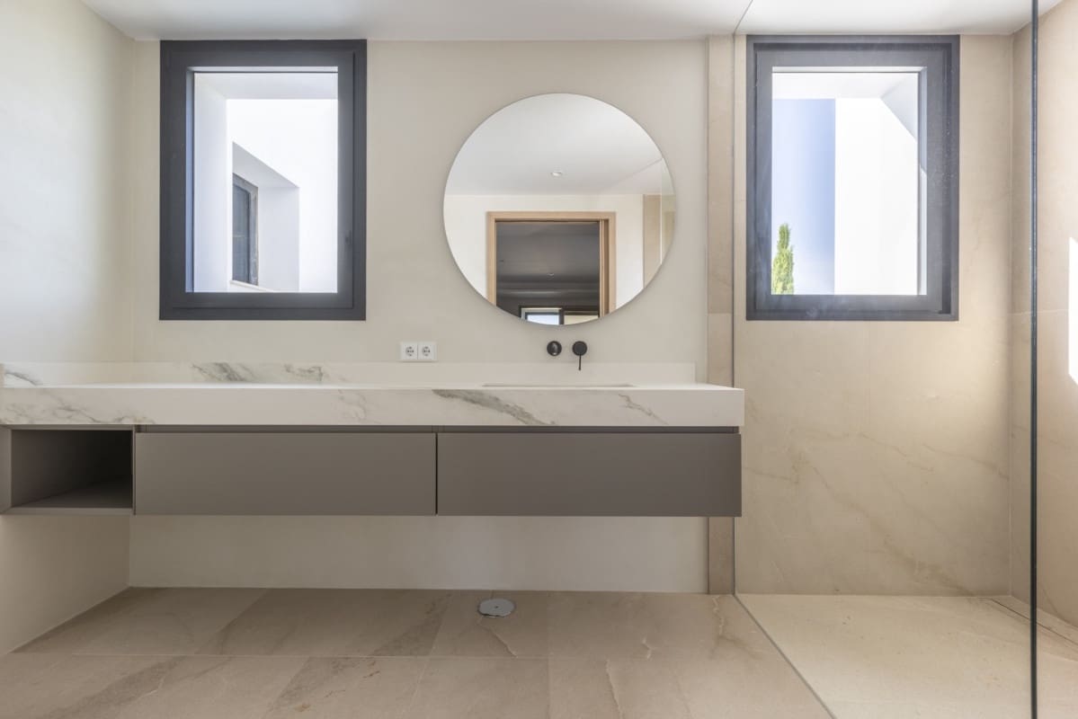 8 soverom Villa til salgs i Sotogrande med svømmebasseng garasje - € 6 975 000 (Ref: 8161119)