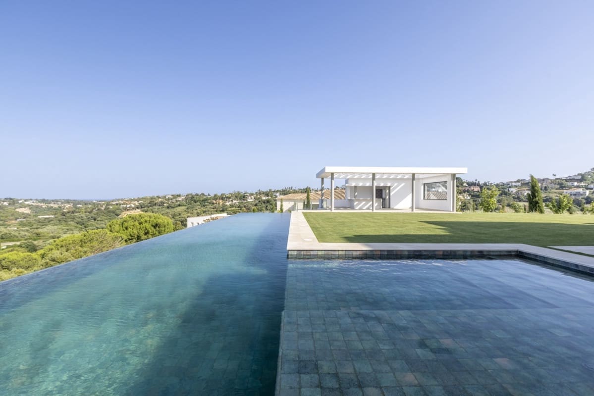 8 soverom Villa til salgs i Sotogrande med svømmebasseng garasje - € 6 975 000 (Ref: 8161119)