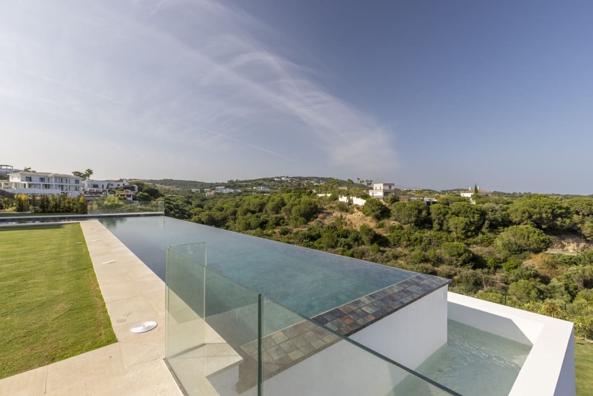 8 soverom Villa til salgs i Sotogrande med svømmebasseng garasje - € 6 975 000 (Ref: 8161119)