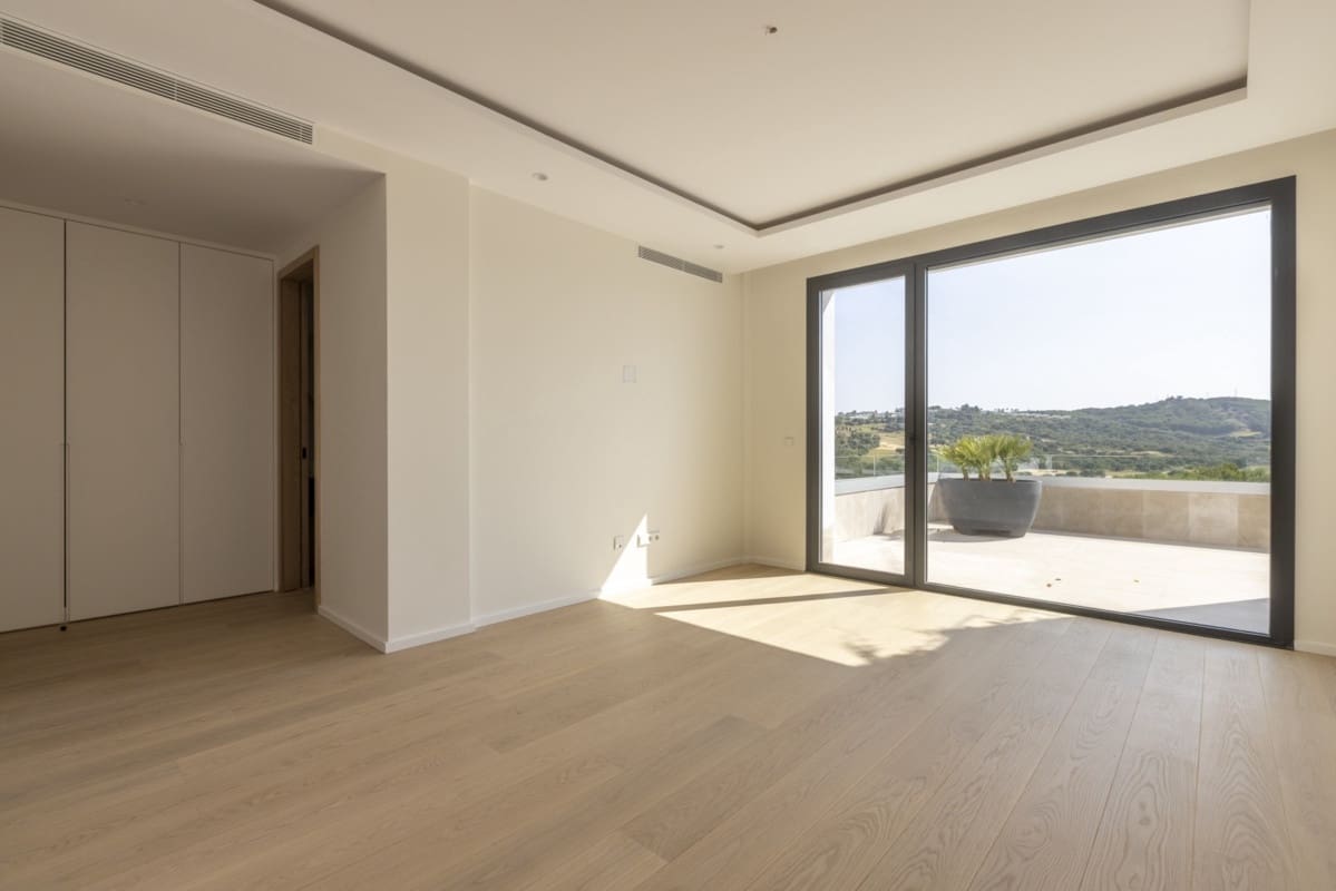 8 soverom Villa til salgs i Sotogrande med svømmebasseng garasje - € 6 975 000 (Ref: 8161119)