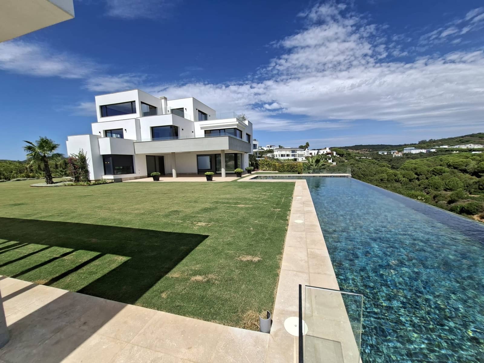 8 bedroom Villa for sale in Sotogrande with pool garage - € 6,975,000 (Ref: 8161119)