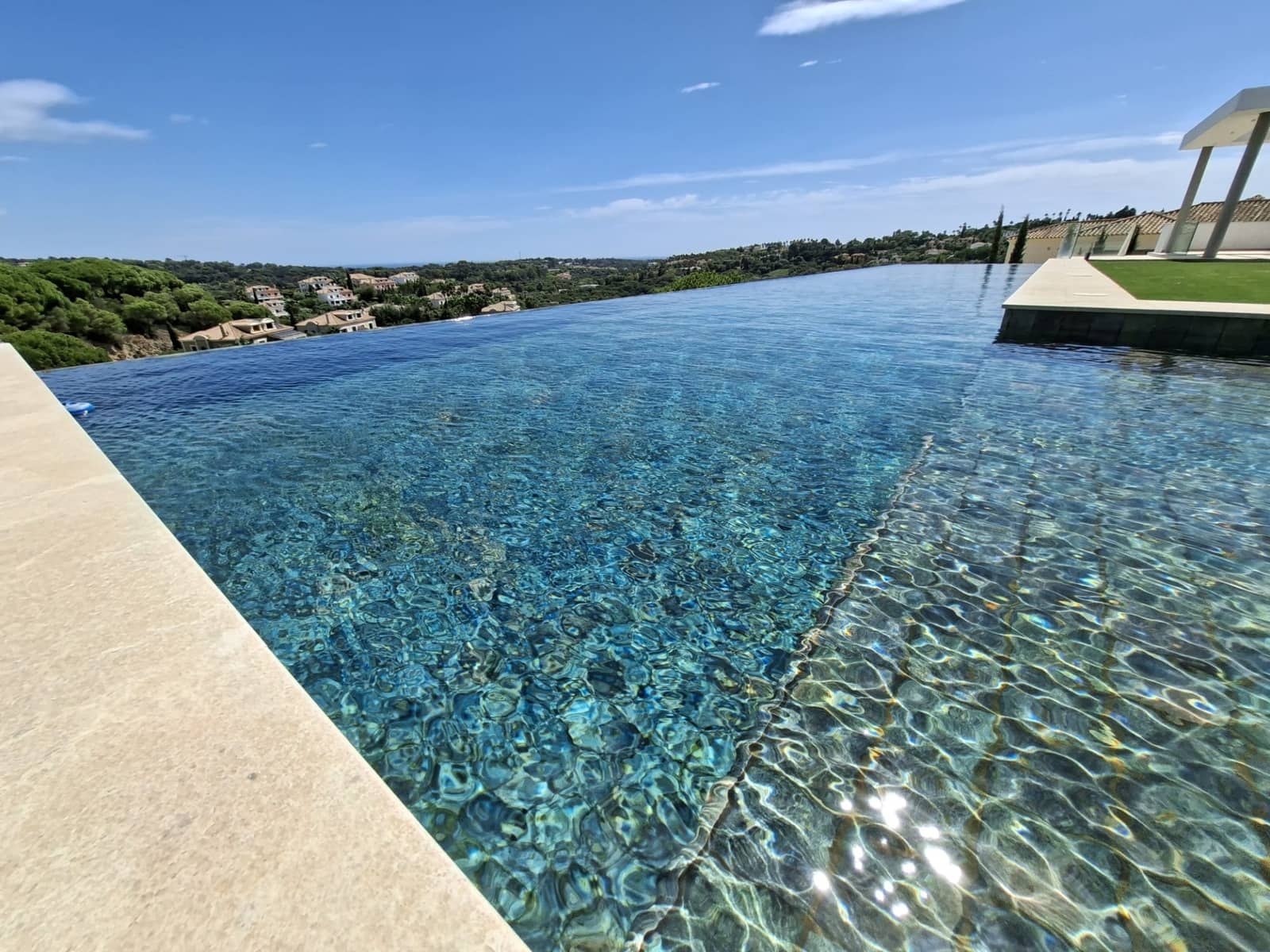 8 bedroom Villa for sale in Sotogrande with pool garage - € 6,975,000 (Ref: 8161119)