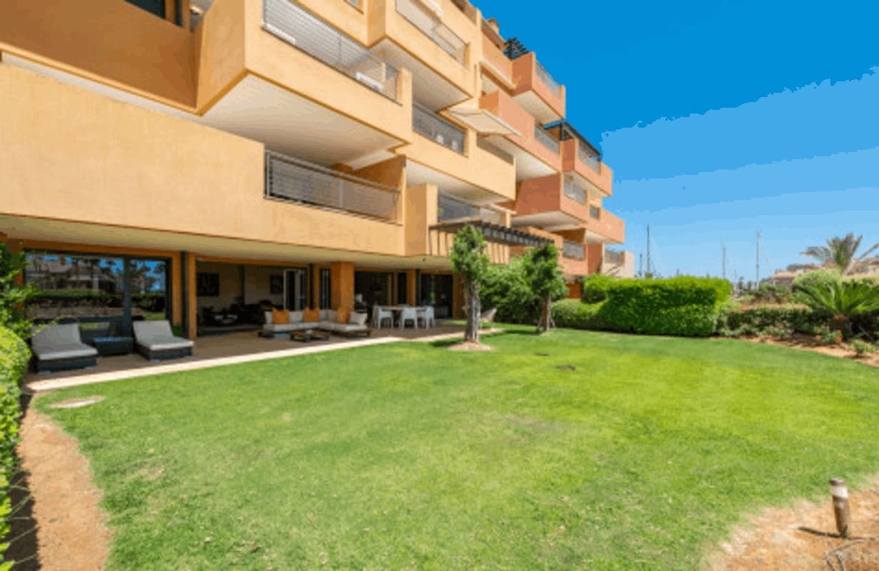 4 soverom Leilighet til salgs i Sotogrande med svømmebasseng garasje - € 1 750 000 (Ref: 8182492)