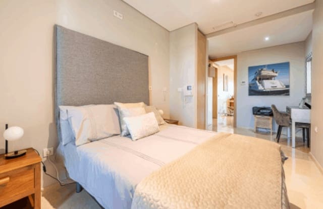 4 camera da letto Appartamento in vendita in Puerto de Sotogrande - La Marina, San Roque con piscina garage - 1.750.000 € (Rif: 8182492)