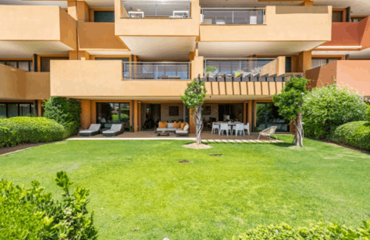 4 soverom Leilighet til salgs i Sotogrande med svømmebasseng garasje - € 1 750 000 (Ref: 8182492)