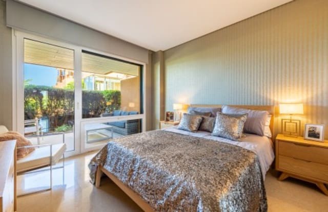 4 camera da letto Appartamento in vendita in Puerto de Sotogrande - La Marina, San Roque con piscina garage - 1.750.000 € (Rif: 8182492)