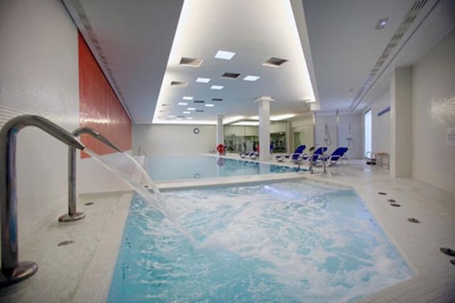 3 camera da letto Appartamento in vendita in Puerto de Sotogrande - La Marina, San Roque con piscina garage - 900.000 € (Rif: 8197135)