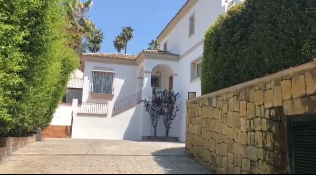 4 bedroom Villa for rent in Sotogrande with pool garage - € 6,500 (Ref: 8258605)