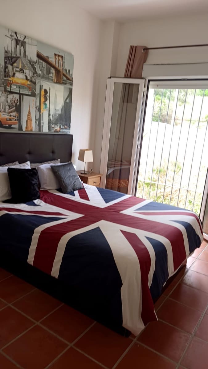 5 soveværelse Villa til salg i Sotogrande med swimmingpool garage - € 980.000 (Ref: 8556573)