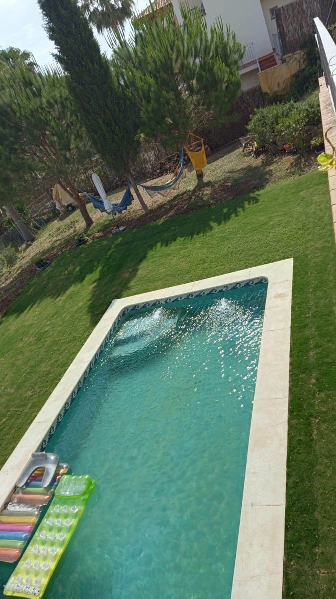 5 soveværelse Villa til salg i Sotogrande med swimmingpool garage - € 980.000 (Ref: 8556573)