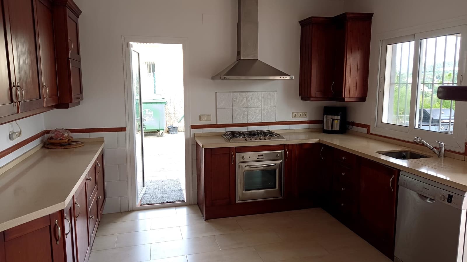 5 soveværelse Villa til salg i Sotogrande med swimmingpool garage - € 980.000 (Ref: 8556573)