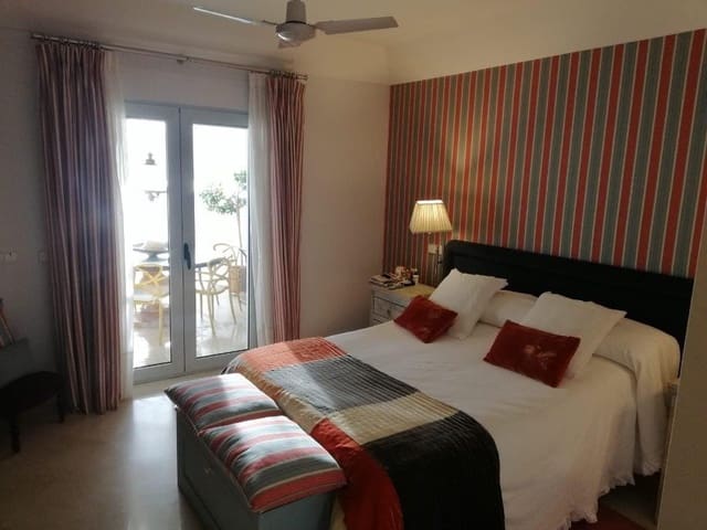 3 camera da letto Appartamento in vendita in Puerto de Sotogrande - La Marina, San Roque con piscina garage - 725.000 € (Rif: 8769957)