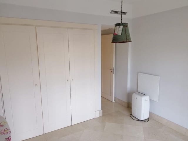 3 soveværelse Lejlighed til salg i Puerto de Sotogrande - La Marina, San Roque med swimmingpool garage - € 725.000 (Ref: 8769957)