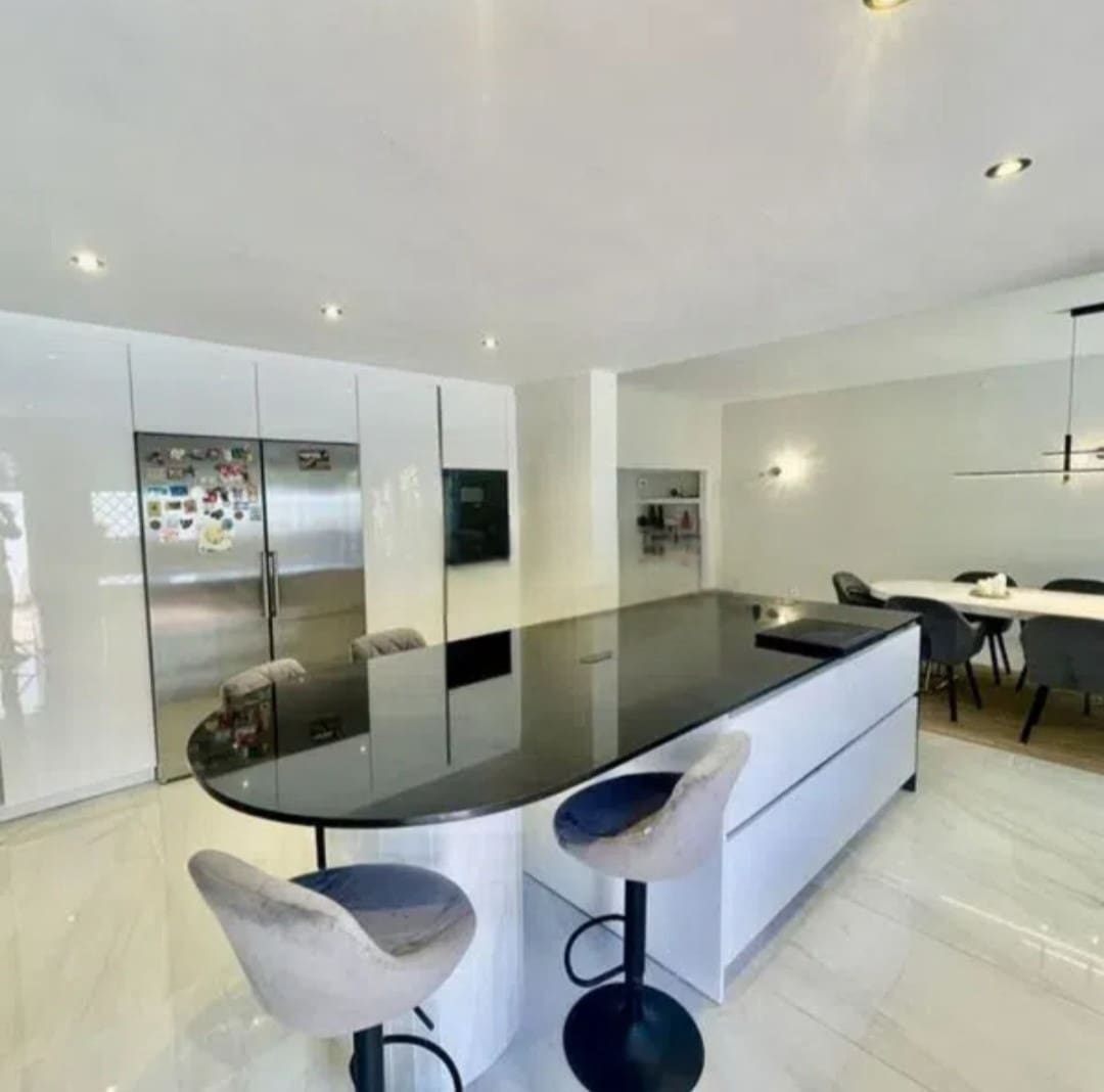 7 sypialnia Willa na sprzedaż w Sotogrande z basenem - 1 680 000 € (Ref: 8774636)