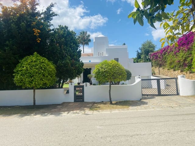 7 soveværelse Villa til salg i Sotogrande Costa, San Roque med swimmingpool - € 1.680.000 (Ref: 8774636)