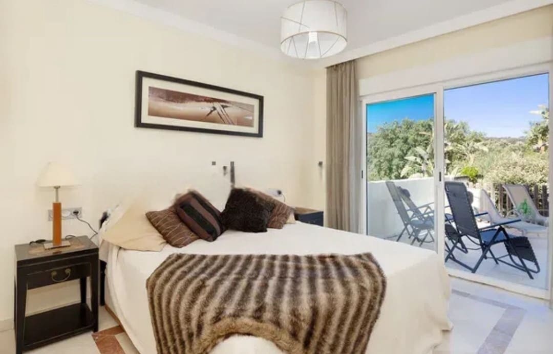 Apartamento de 3 habitaciones en Sotogrande en venta con garaje - 530.000 € (Ref: 8838170)