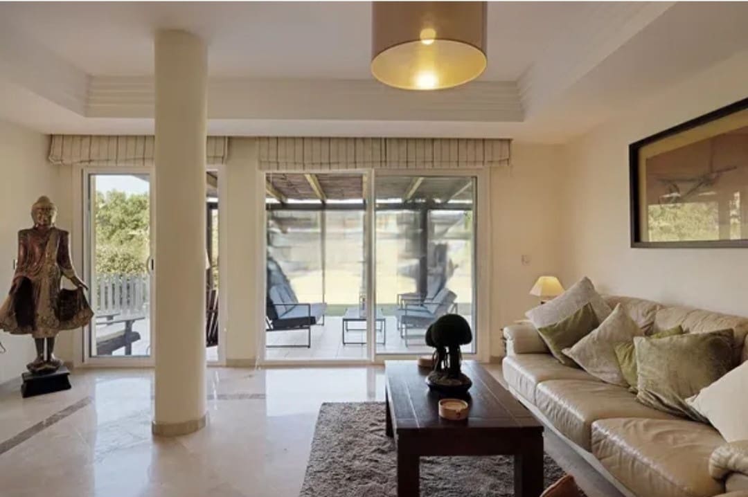 Apartamento de 3 habitaciones en Sotogrande en venta con garaje - 530.000 € (Ref: 8838170)