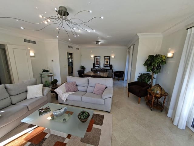 3 soveværelse Villa til salg i Sotogrande Alto, San Roque med swimmingpool - € 1.275.000 (Ref: 8838171)