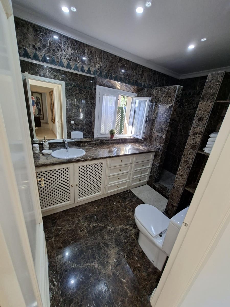 3 soverom Villa til salgs i Sotogrande med svømmebasseng - € 1 275 000 (Ref: 8838171)